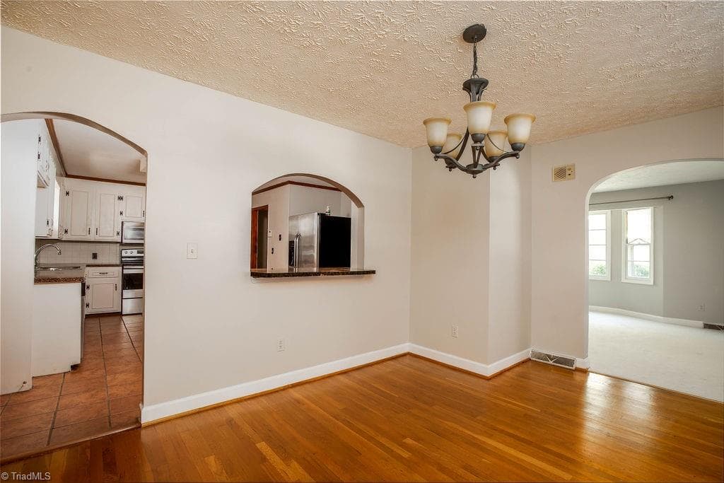 Stick/Site Built at 2420 Kingsgate Drive, Winston-Salem NC 27101, Winston-Salem, photo 5 of 25