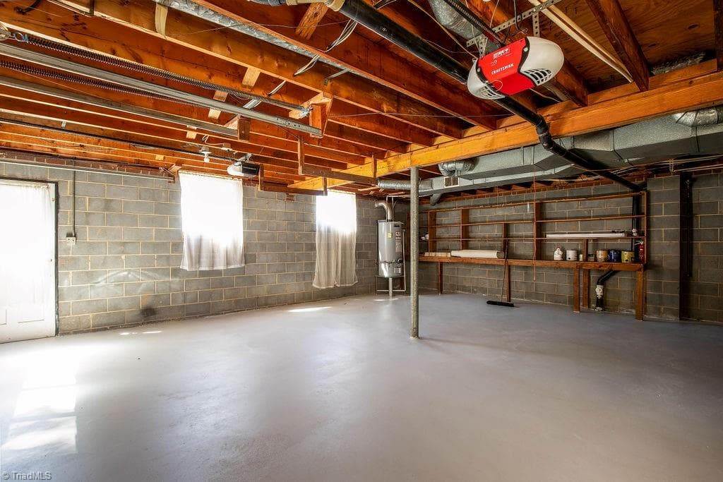 Stick/Site Built at 2420 Kingsgate Drive, Winston-Salem NC 27101, Winston-Salem, photo 19 of 25