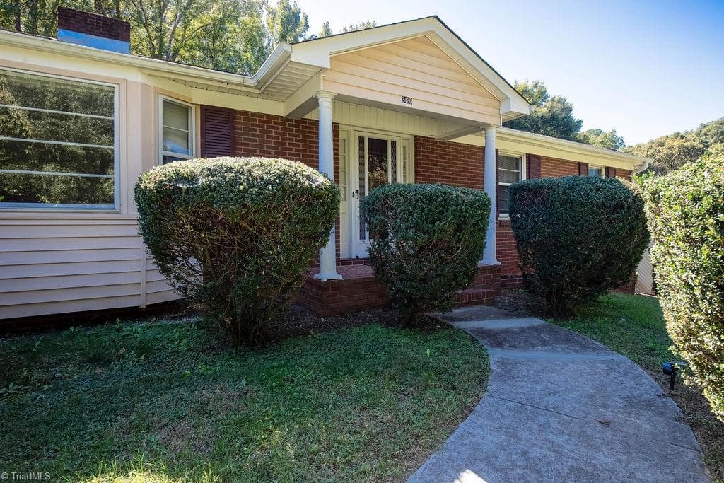 Stick/Site Built at 2420 Kingsgate Drive, Winston-Salem NC 27101, Winston-Salem, photo 25 of 25