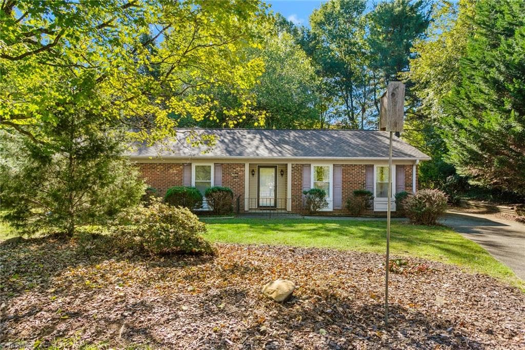 Stick/Site Built at 3 Roxby Court, Greensboro NC 27455, Greensboro, photo 2 of 32