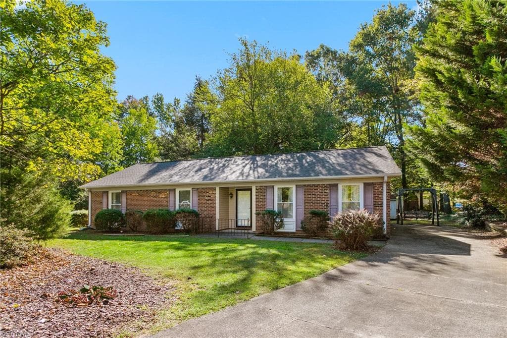 3 Roxby Court, Greensboro NC 27455