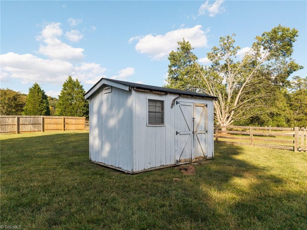 Stick/Site Built at 100 Prima Drive, Greensboro NC 27455, Greensboro, photo 36 of 44