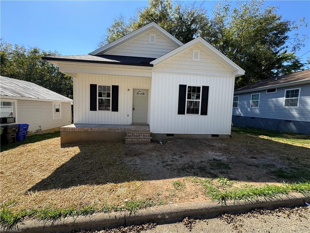 305 E 5th Avenue, Lexington NC 27292