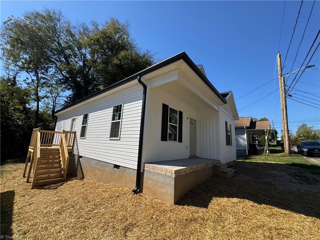 Stick/Site Built at 305 E 5th Avenue, Lexington NC 27292, Lexington, photo 9 of 20