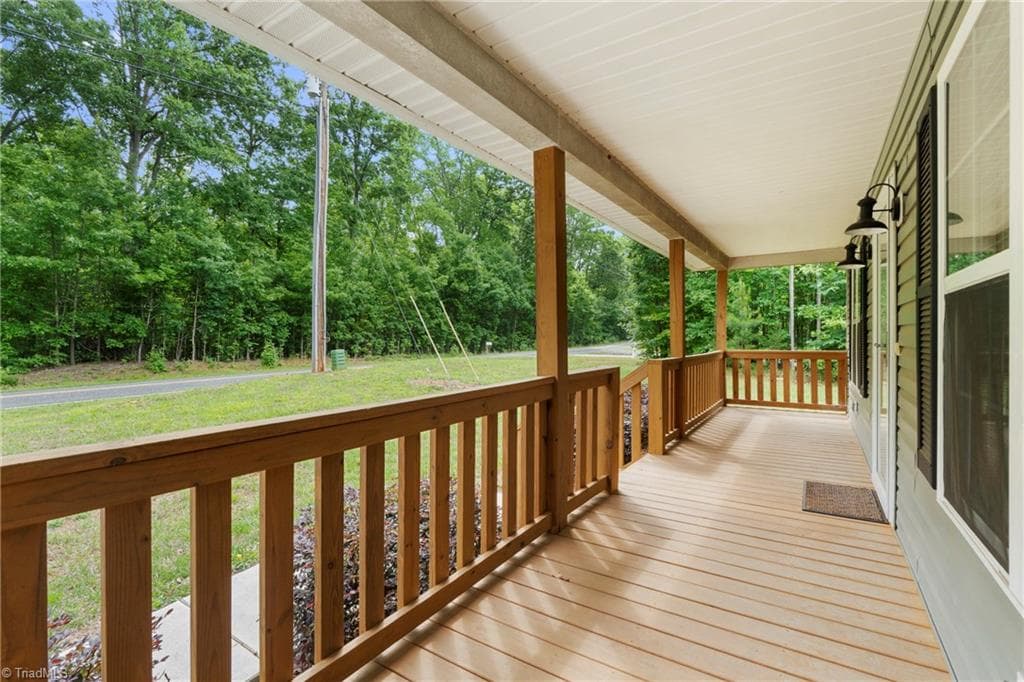 Stick/Site Built at 247 Lake Drive 9, Lexington NC 27292, Lexington, photo 2 of 23