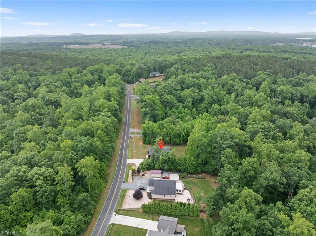 Stick/Site Built at 247 Lake Drive 9, Lexington NC 27292, Lexington, photo 22 of 23