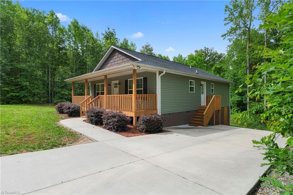 247 Lake Drive 9, Lexington NC 27292