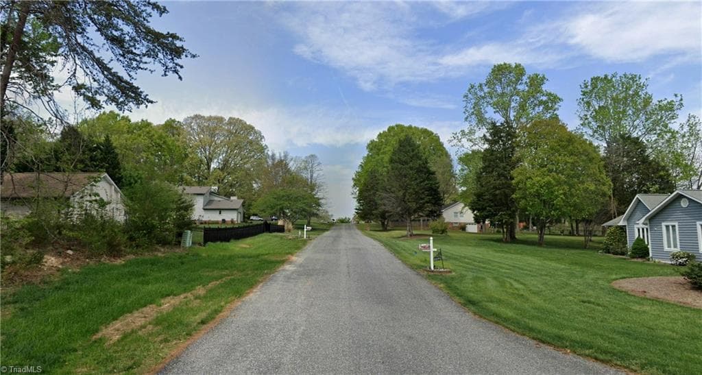 Single Family Residence at 2270 Winterberry Drive, Winston-Salem NC 27106, Winston-Salem, photo 3 of 5