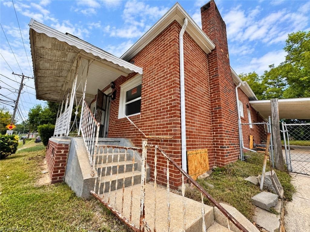 Stick/Site Built at 2325 Booker Street, Winston-Salem NC 27105, Winston-Salem, photo 2 of 17