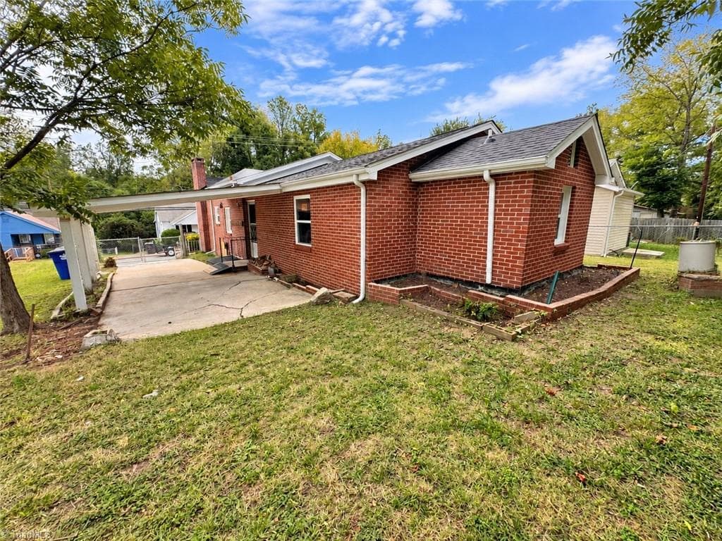 Stick/Site Built at 2325 Booker Street, Winston-Salem NC 27105, Winston-Salem, photo 12 of 17