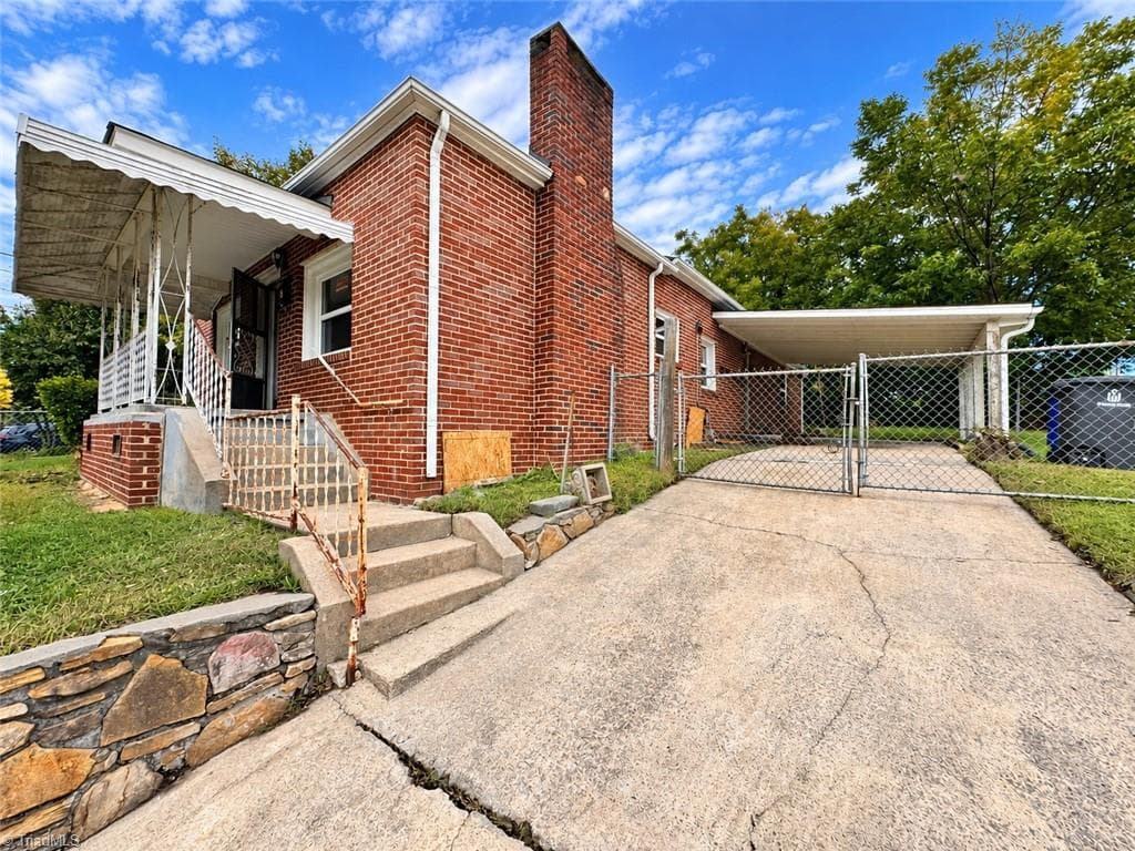 Stick/Site Built at 2325 Booker Street, Winston-Salem NC 27105, Winston-Salem, photo 3 of 17