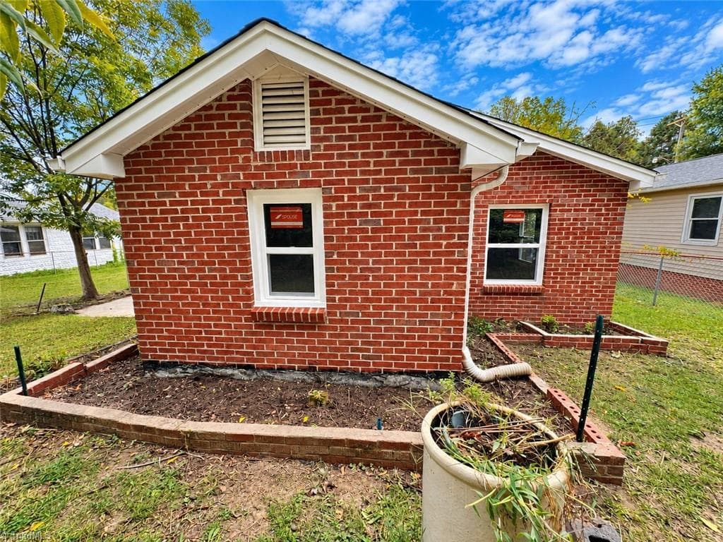 Stick/Site Built at 2325 Booker Street, Winston-Salem NC 27105, Winston-Salem, photo 11 of 17