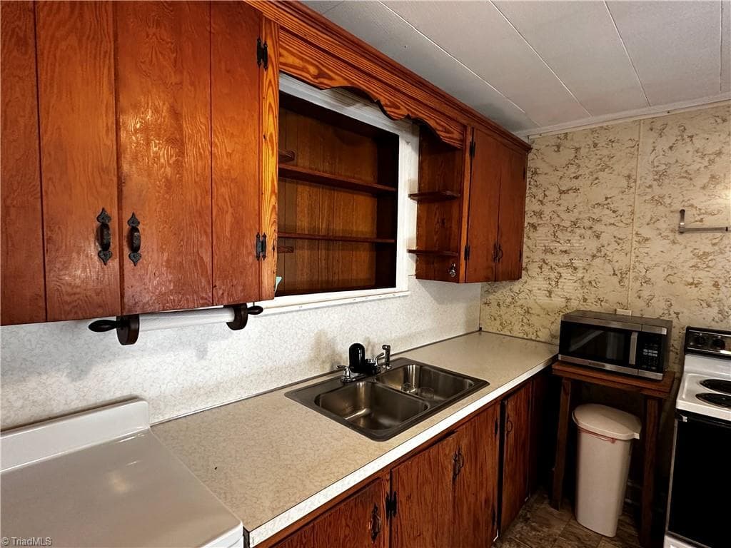 Stick/Site Built at 107 Dillon Street, Winston-Salem NC 27107, Winston-Salem, photo 8 of 29