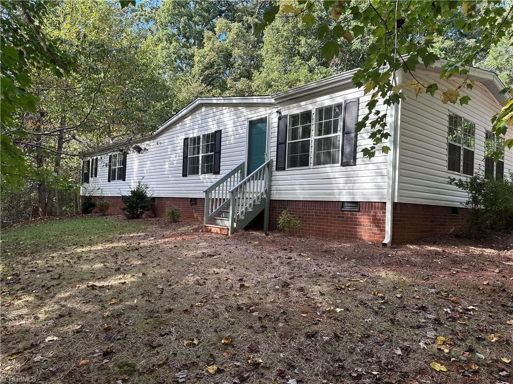 6610 Edgeworth Trail, Pfafftown NC 27040