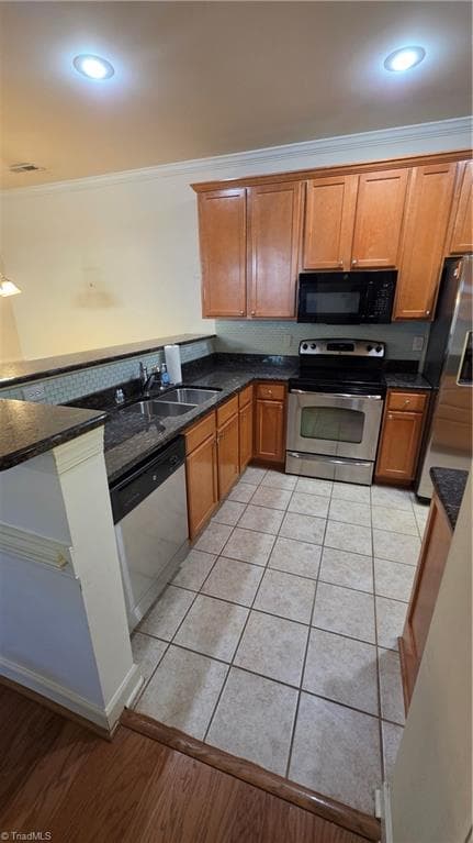 Stick/Site Built at 2427 Cross Vine Lane, Winston-Salem NC 27103, Winston-Salem, photo 6 of 23
