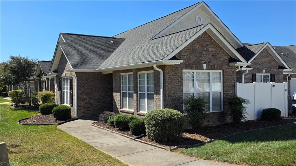 2427 Cross Vine Lane, Winston-Salem NC 27103