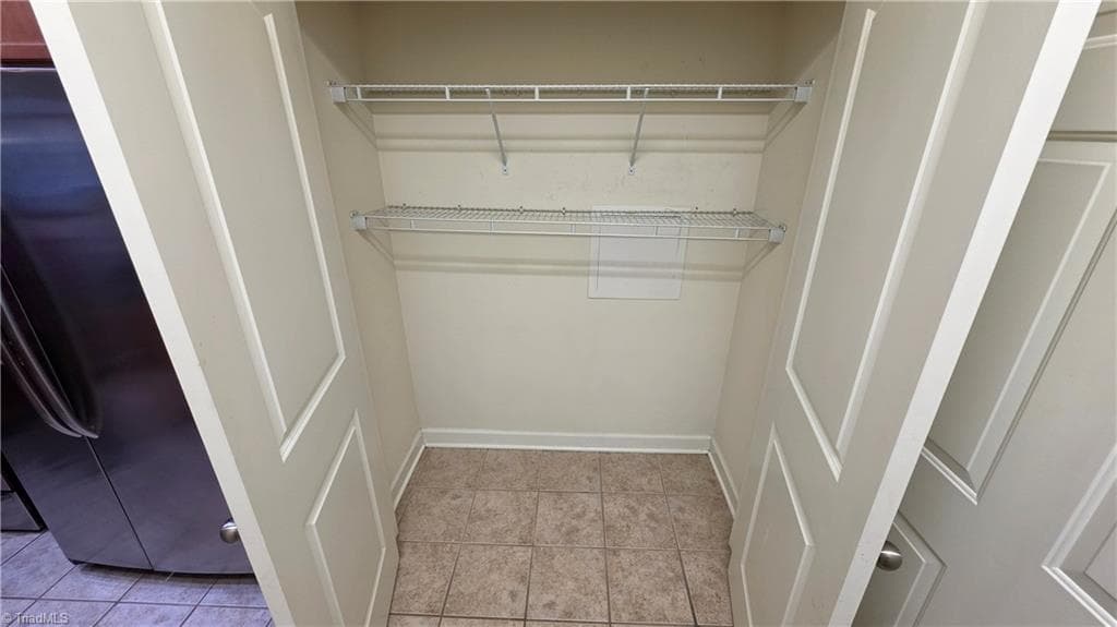 Stick/Site Built at 2427 Cross Vine Lane, Winston-Salem NC 27103, Winston-Salem, photo 5 of 23