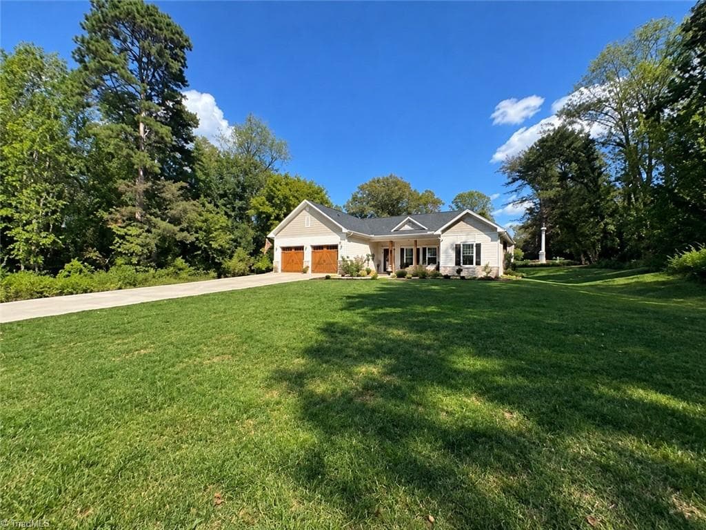 110 N Pineland Avenue, Jonesville NC 28642
