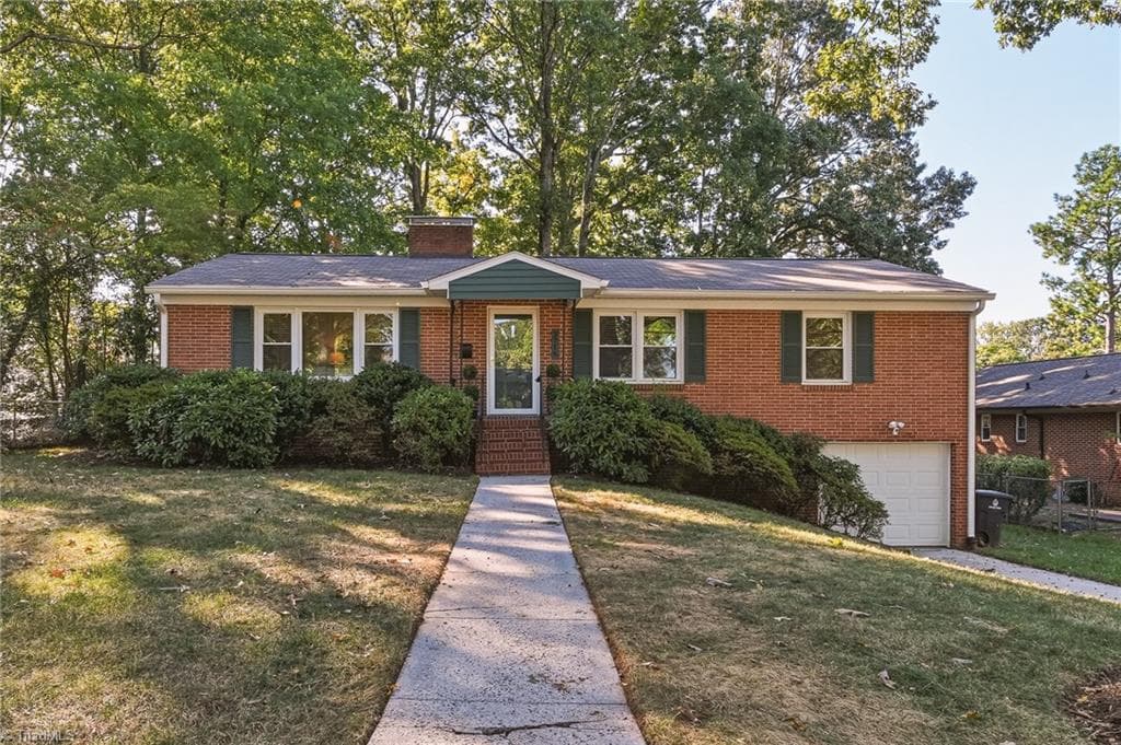 2716 Patricia Lane, Winston-Salem NC 27103