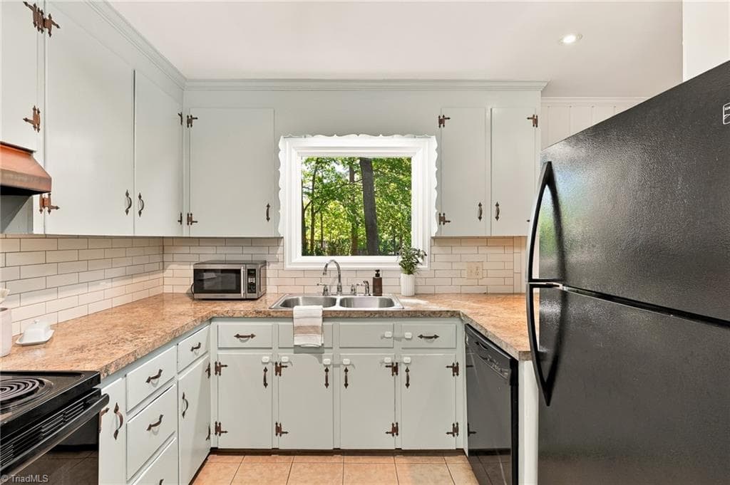 Stick/Site Built at 2716 Patricia Lane, Winston-Salem NC 27103, Winston-Salem, photo 10 of 40