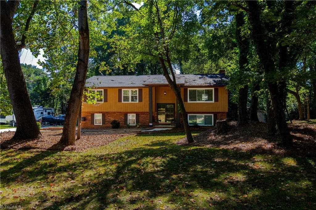 Stick/Site Built at 605 Greenvine Circle, Winston-Salem NC 27103, Winston-Salem, photo 2 of 29