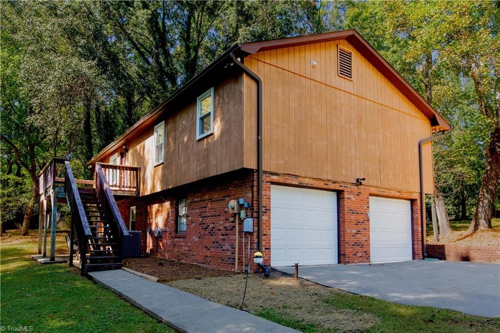 Stick/Site Built at 605 Greenvine Circle, Winston-Salem NC 27103, Winston-Salem, photo 26 of 29