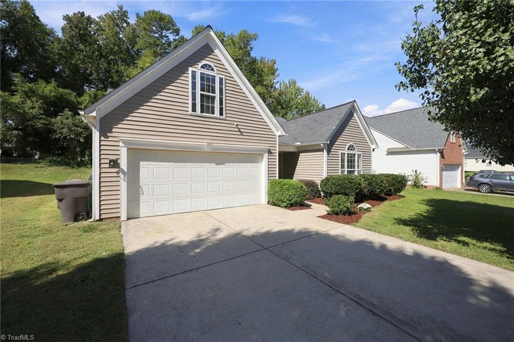 Stick/Site Built at 3339 Cherrybrook Drive, Jamestown NC 27282, Jamestown, photo 2 of 37