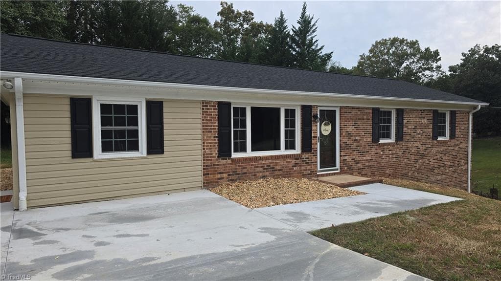 Stick/Site Built at 261 Dudley Avenue, Mount Airy NC 27030, Mount Airy, photo 2 of 45