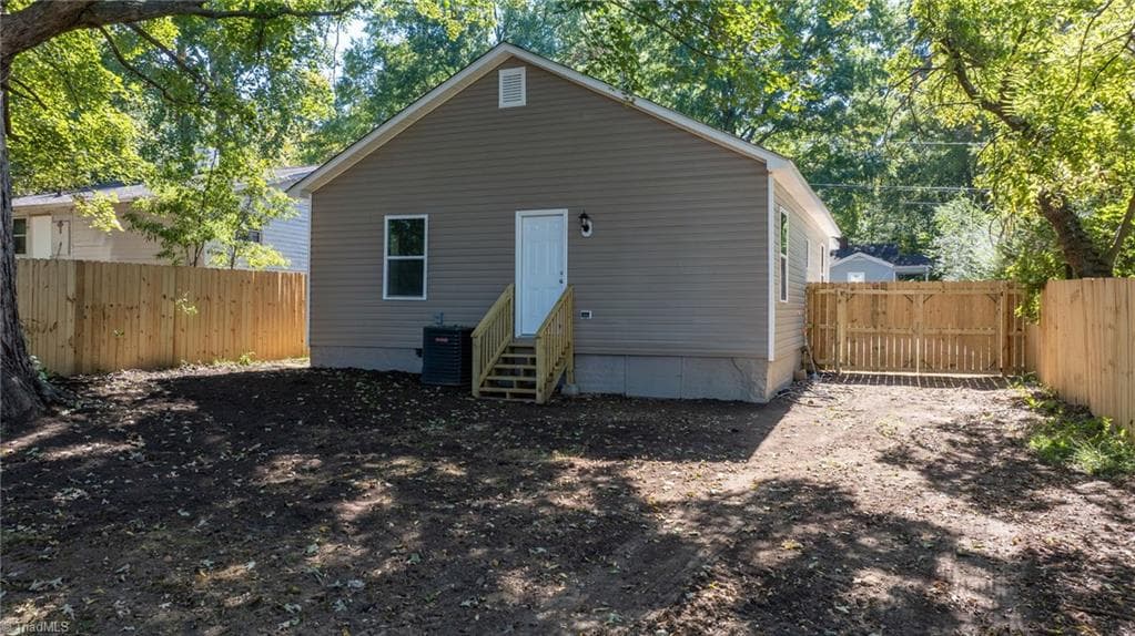 Stick/Site Built at 1427 Marne Street, Winston-Salem NC 27107, Winston-Salem, photo 15 of 17