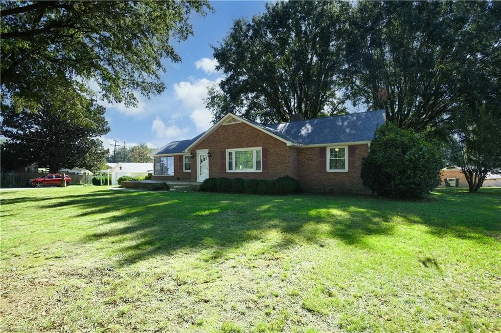Stick/Site Built at 7378 N NC Highway 135, Mayodan NC 27027, Mayodan, photo 3 of 42