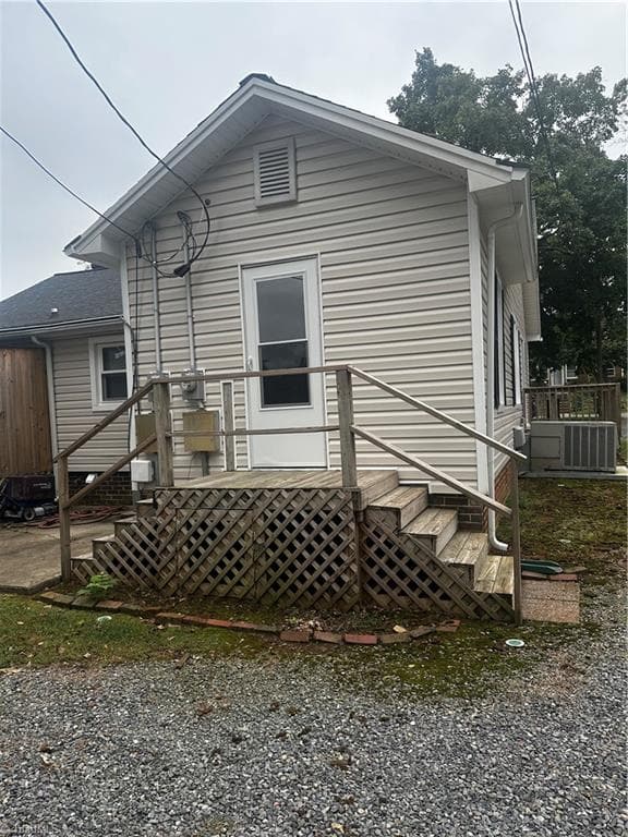 Stick/Site Built at 111 Summit Avenue, Burlington NC 27215, Burlington, photo 6 of 29
