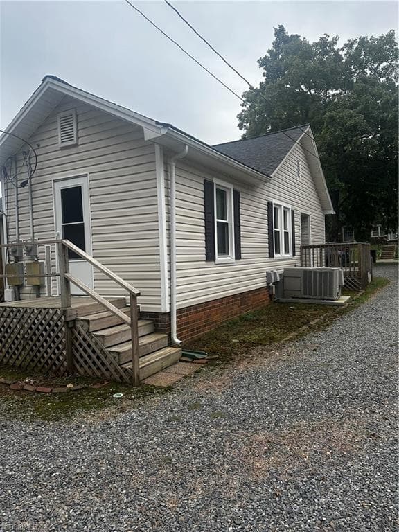 Stick/Site Built at 111 Summit Avenue, Burlington NC 27215, Burlington, photo 5 of 29
