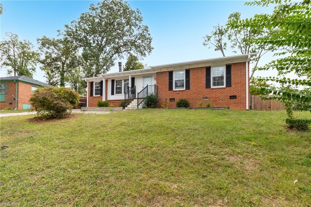 Stick/Site Built at 4119 Bramlet Place, Greensboro NC 27407, Greensboro, photo 3 of 31