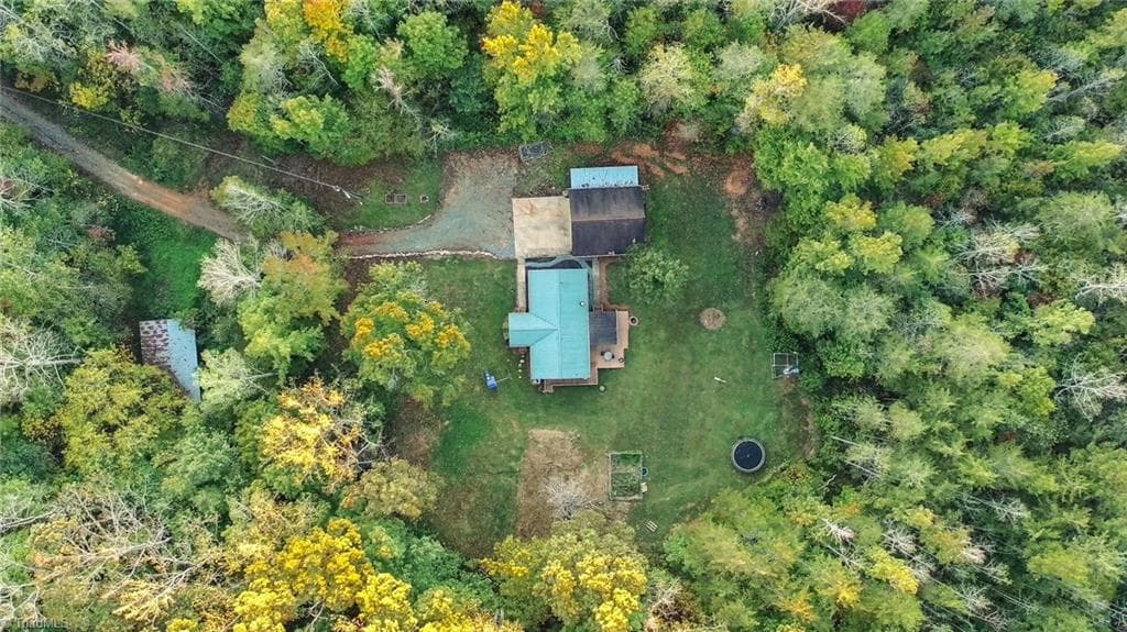 Manufactured Home at 1060 Burch Tree Road, King NC 27021, photo 24 of 25