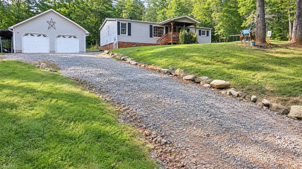 Manufactured Home at 1060 Burch Tree Road, King NC 27021, photo 19 of 25