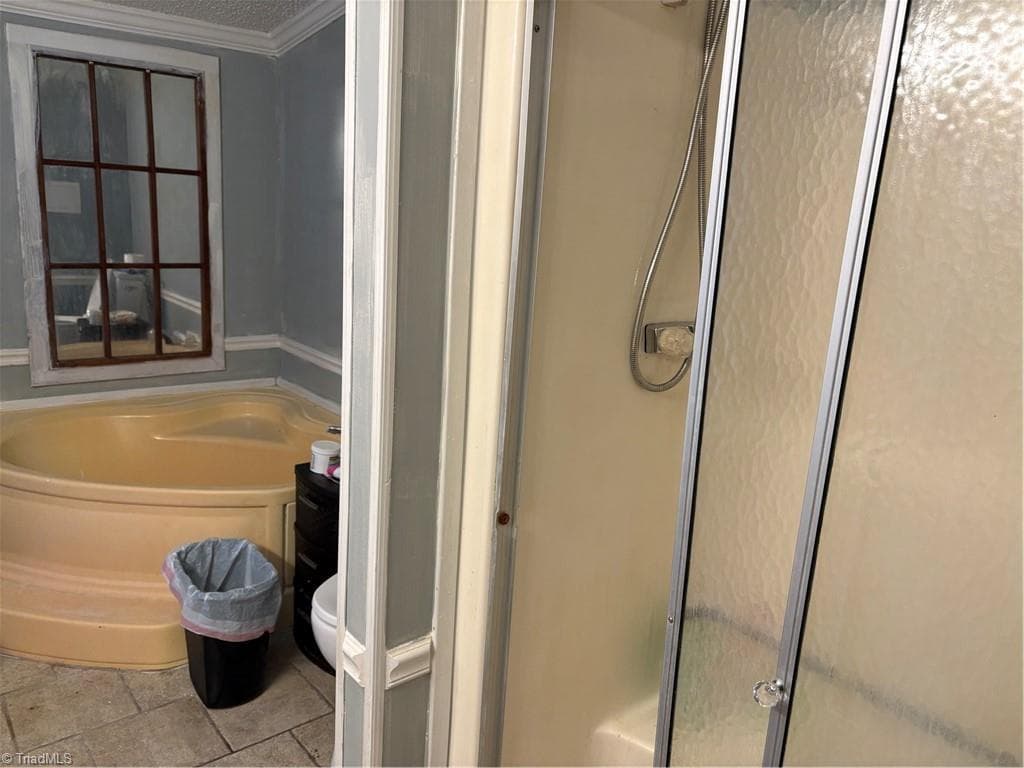 Manufactured Home at 215 Indian Springs Road, Burlington NC 27217, Burlington, photo 5 of 8