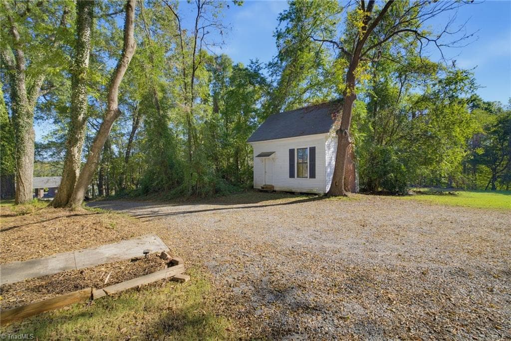 Stick/Site Built at 403 S 2nd Avenue, Mayodan NC 27027, Mayodan, photo 31 of 33