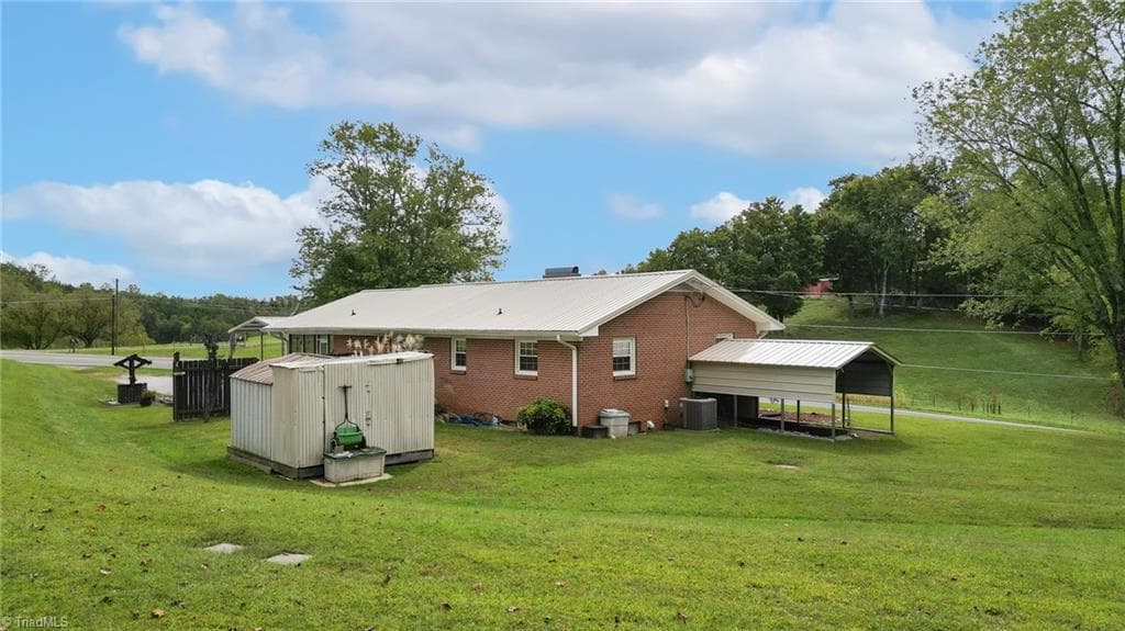 Stick/Site Built at 374 Tom Cook Road, Mount Airy NC 27030, Mount Airy, photo 31 of 39