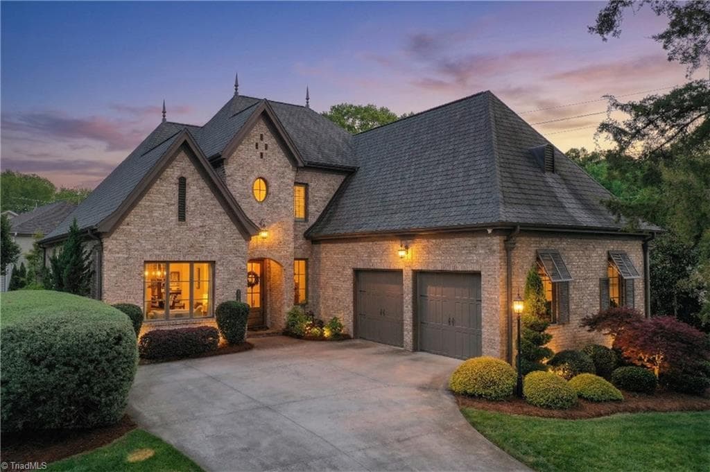 4090 Carriage Manor Cove, Winston-Salem NC 27106