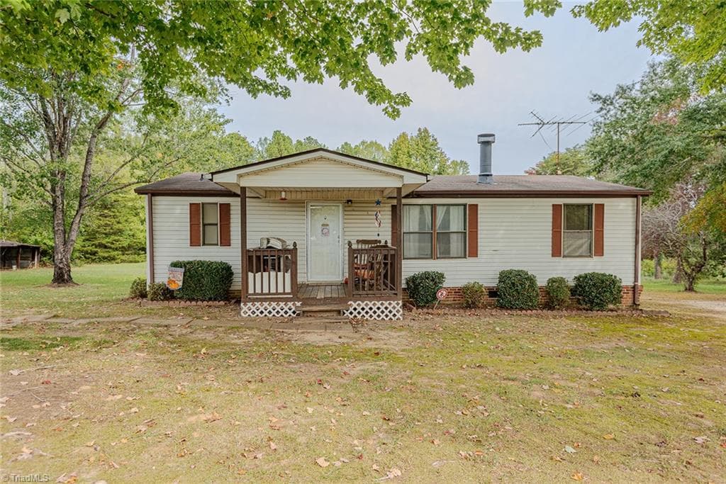1429 Newnam Road, Pelham NC 27311