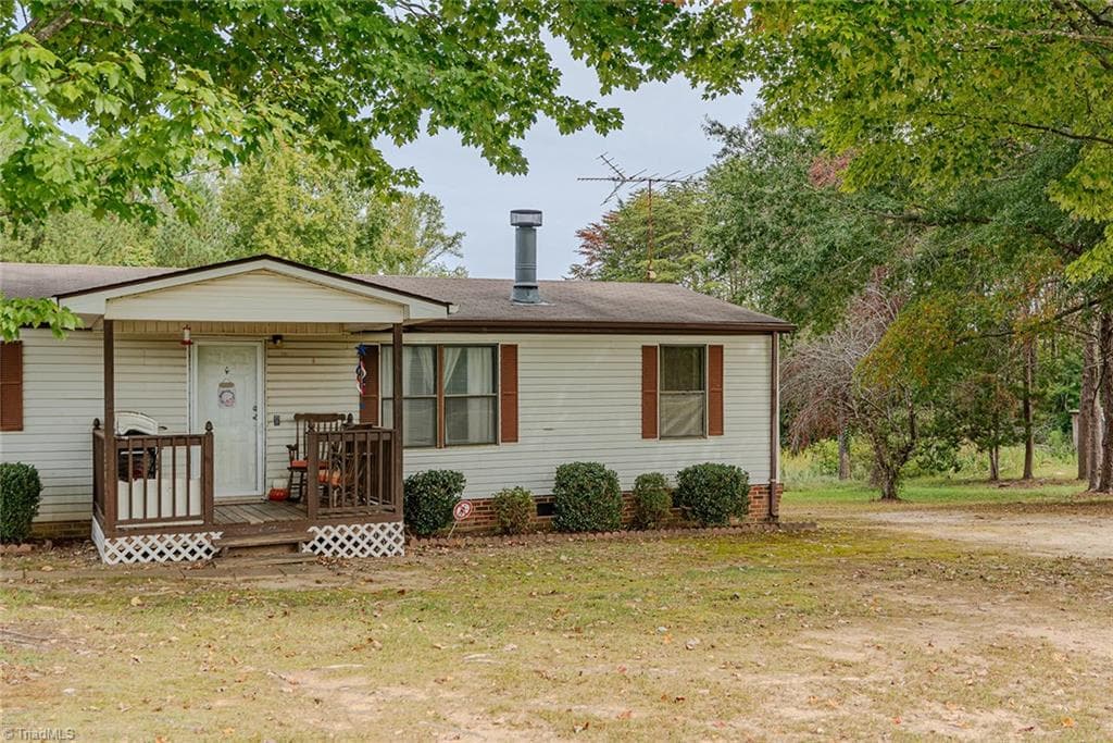 Manufactured Home at 1429 Newnam Road, Pelham NC 27311, Pelham, photo 4 of 36