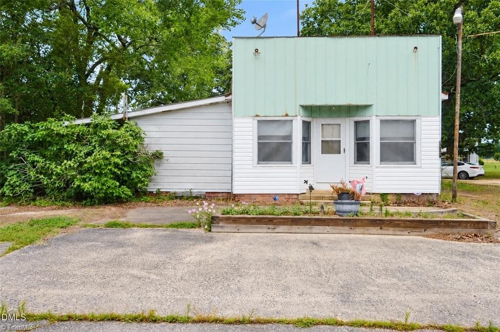8671 Nc Highway 49, Snow Camp NC 27349