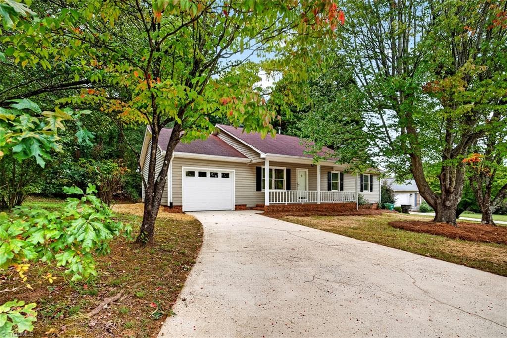 Stick/Site Built at 1001 Kings Arms Court, High Point NC 27262, High Point, photo 2 of 21