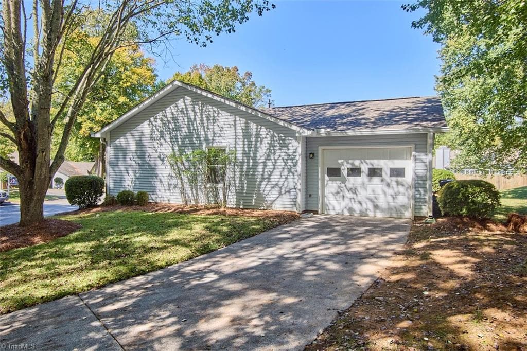 Stick/Site Built at 613 Lantern Ridge Drive, Winston-Salem NC 27104, Winston-Salem, photo 2 of 32
