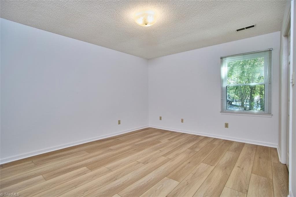 Stick/Site Built at 613 Lantern Ridge Drive, Winston-Salem NC 27104, Winston-Salem, photo 10 of 32