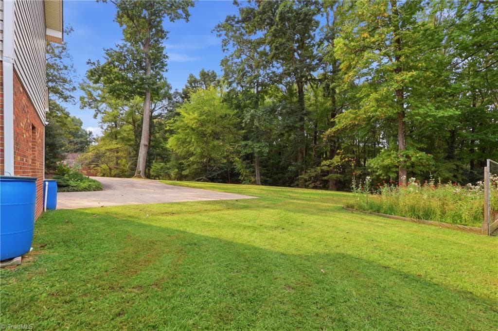 Stick/Site Built at 856 Lakeview Drive, Thomasville NC 27360, Thomasville, photo 30 of 37