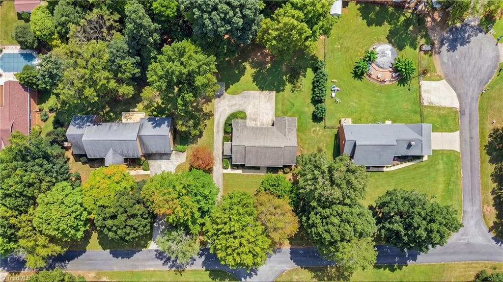Stick/Site Built at 856 Lakeview Drive, Thomasville NC 27360, Thomasville, photo 35 of 37