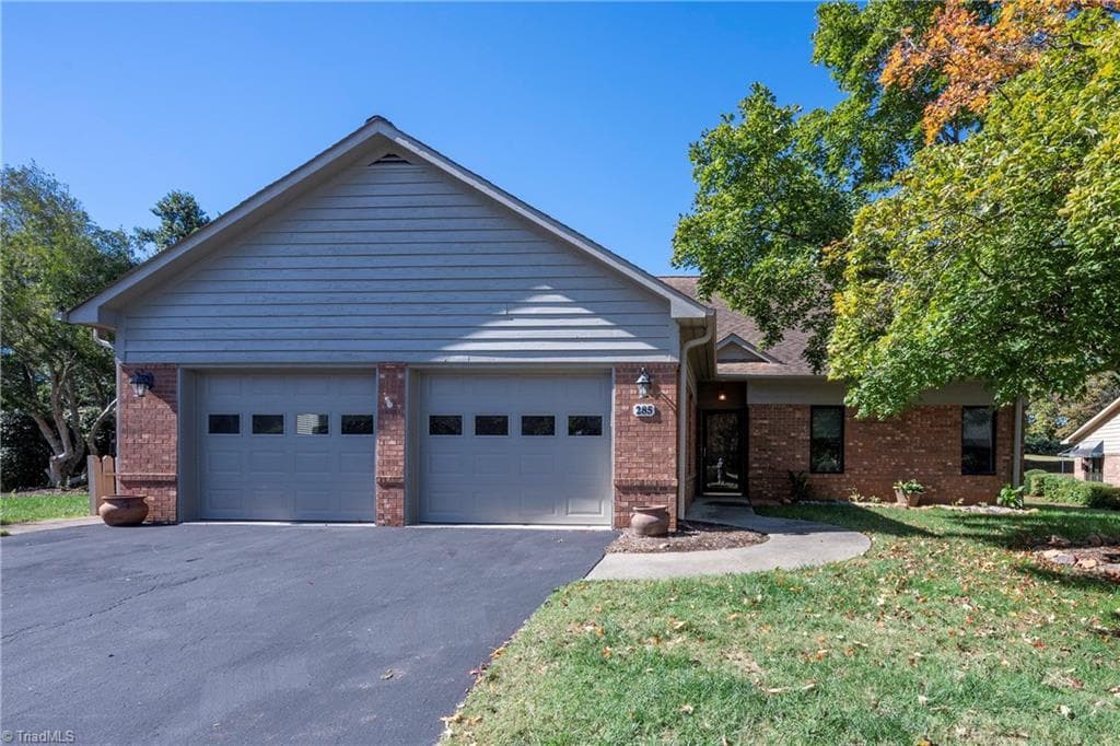 285 Hollybrook Drive, Bermuda Run NC 27006
