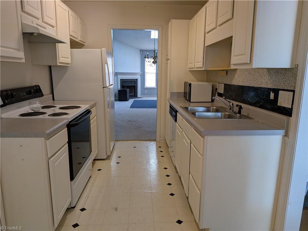 Stick/Site Built at 102 Wesley Harris Circle, Greensboro NC 27455, Greensboro, photo 5 of 18