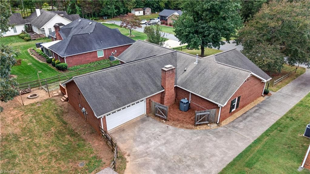 Stick/Site Built at 813 Campbell Glen Lane, Winston-Salem NC 27103, Winston-Salem, photo 46 of 50